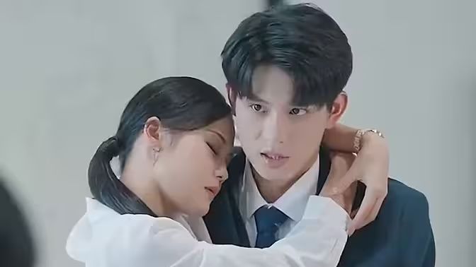 重生后，虐文霸總拿了寵妻劇本(全集)