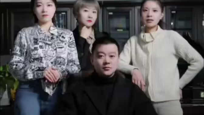 夏總，合租女孩太調(diào)皮（合租帥哥是總）(全集)